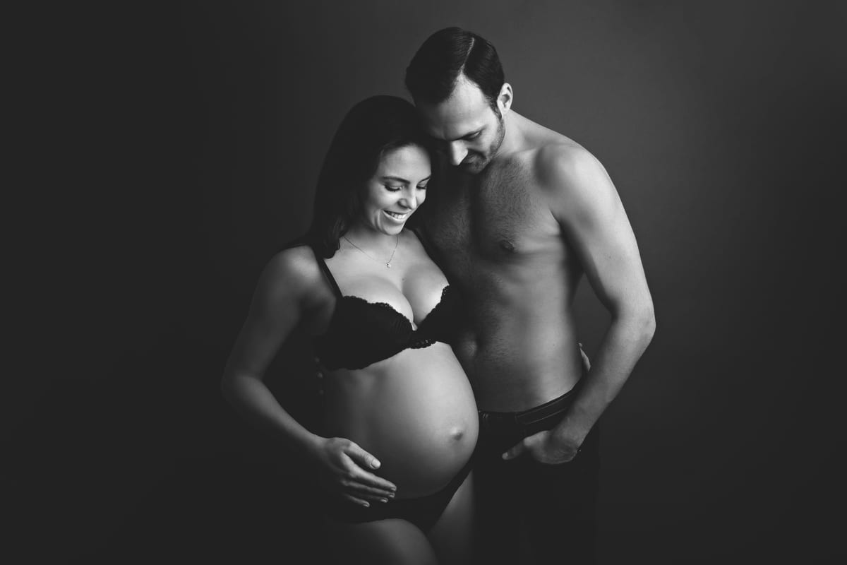 Babybauch-Shooting-mit-Frau-und-Mann